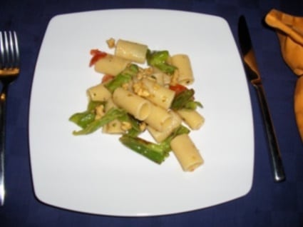 pasta_peperoncini_noci.jpg