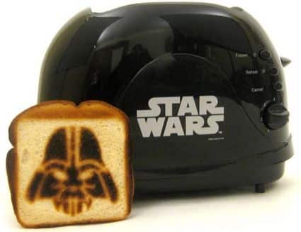 Star Wars continua: Toast alla Darth Vader Star Wars continua: Toast alla Darth Vader