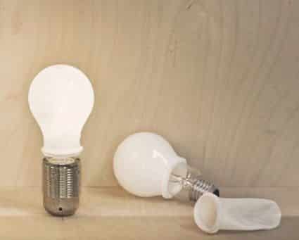 Vecchie lampadine con preservativo, oppure a risparmio energetico?