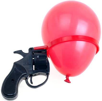 Il gioco della Roulette Russa con tutta la sua suspance, brividi e adrenalina insieme ai vostri amici