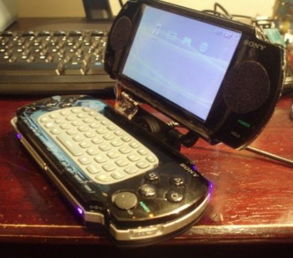 La PSP diventa laptop con tastiera QWERTY