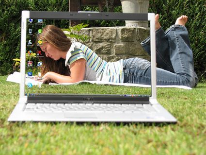 Foto creative di schermi desktop trasparenti