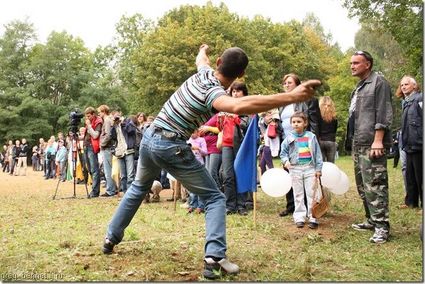 VIII Campionato di lancio del Cellulare!