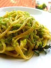 Tagliatelle con Asparagi e Fave: un primo piatto per la festa di Pasqua