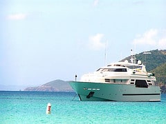 Elisabetta canalis in bikini sullo yacht di cavalli